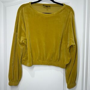 Truth by Republic Mustard Cropped Velour Drop-Shoulder Sweatshirt Women’s Medium